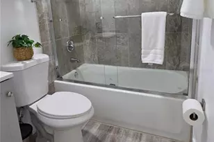 10112 Enchanted Oaks Ct, Tampa, FL 33615 - Photo 29