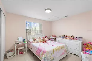 10112 Enchanted Oaks Ct, Tampa, FL 33615 - Photo 7