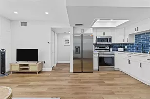 9895 1st St E, Treasure Island, FL 33706 - Photo 9