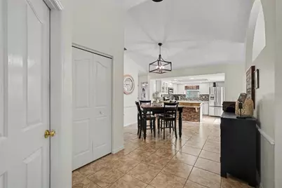 37147 Foxrun Place, Zephyrhills, FL 33542 - Photo 13
