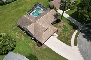 37147 Foxrun Pl, Zephyrhills, FL 33542 - Photo 17