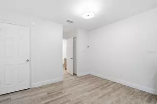 15446 E Pond Woods Dr, Tampa, FL 33618 - Photo 13
