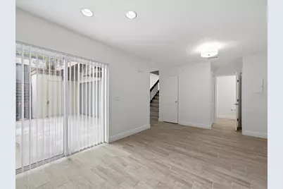 15446 E Pond Woods Drive #15446, Tampa, FL 33618 - Photo 17