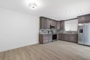 15446 E Pond Woods Dr, Tampa, FL 33618 - Photo 9