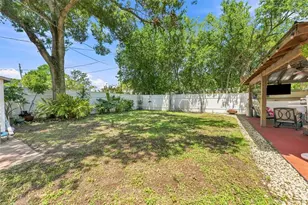 1317 Divot Ln, Tampa, FL 33612 - Photo 33