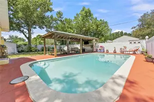 1317 Divot Ln, Tampa, FL 33612 - Photo 43