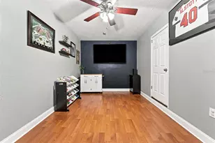 1317 Divot Ln, Tampa, FL 33612 - Photo 29