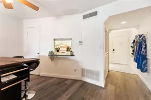 719 Cordova Green, Seminole, FL 33777 - Photo 7