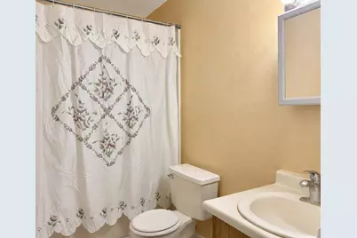 7011 Waterside Dr, Tampa, FL 33617 - Photo 15