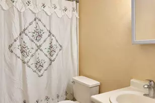 7011 Waterside Dr, Tampa, FL 33617 - Photo 15