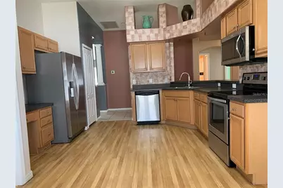 4211 Hartford Lake Drive, Tampa, FL 33619 - Photo 7
