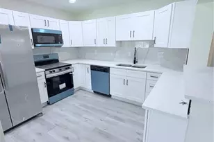 10801 N Edison Ave, Tampa, FL 33612 - Photo 11