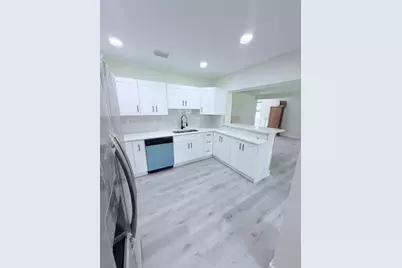10801 N Edison Avenue, Tampa, FL 33612 - Photo 29