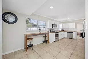 6410 Walton Way, Tampa, FL 33610 - Photo 9