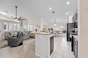 18843 Maisons Dr, Lutz, FL 33558 - Photo 11
