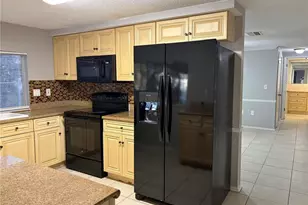 8701 Lincolnshire Dr, Hudson, FL 34667 - Photo 11