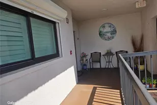 8186 Terrace Garden Dr N, Saint Petersburg, FL 33709 - Photo 9