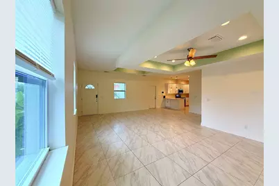 6690 54th Avenue N, Saint Petersburg, FL 33709 - Photo 5
