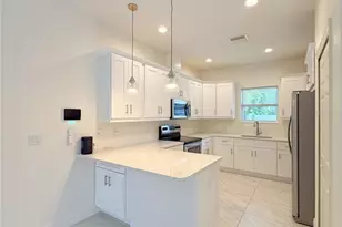 6690 54th Ave N, Saint Petersburg, FL 33709 - Photo 9