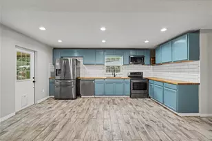 2409 11th Ave SE, Ruskin, FL 33570 - Photo 9