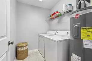 4864 Tuscan Loon Dr, Tampa, FL 33619 - Photo 13