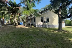 9901 Davis St, Gibsonton, FL 33534 - Photo 11