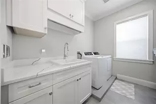 210 S Shore Crest Dr, Tampa, FL 33609 - Photo 47