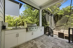 210 S Shore Crest Dr, Tampa, FL 33609 - Photo 51