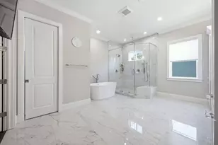 210 S Shore Crest Dr, Tampa, FL 33609 - Photo 41