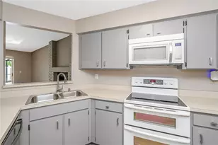 17717 Cranbrook Dr, Lutz, FL 33549 - Photo 19