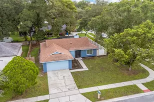17717 Cranbrook Dr, Lutz, FL 33549 - Photo 5
