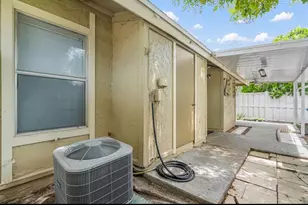 7310 Baja Ct, Tampa, FL 33634 - Photo 5