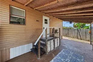 739 Driftwood Ln, Tarpon Springs, FL 34689 - Photo 7