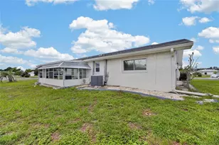 1743 Coco Palm Cir, Sun City Center, FL 33573 - Photo 39