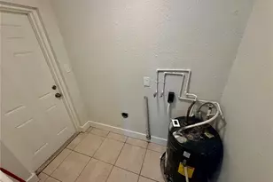 10123 N 11th St, Tampa, FL 33612 - Photo 7