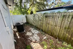 10123 N 11th St, Tampa, FL 33612 - Photo 21