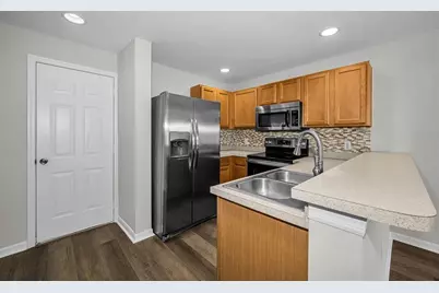 8013 Sutton Terrace Lane, Tampa, FL 33615 - Photo 9