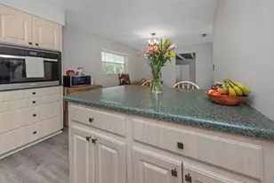 6191 6th Ave S, Saint Petersburg, FL 33707 - Photo 9