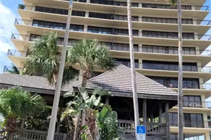 7650 Bayshore Dr, Treasure Island, FL 33706 - Photo 1