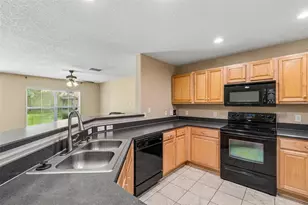 10818 Great Carlisle Ct, Riverview, FL 33578 - Photo 7