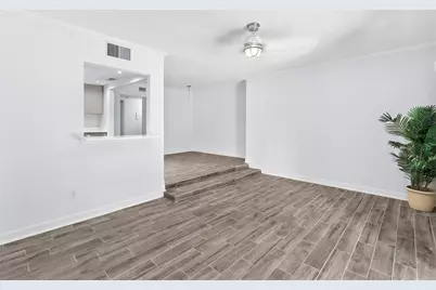 505 Plaza Seville Court #9, Treasure Island, FL 33706 - Photo 11