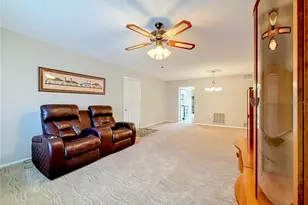 8174 Terrace Garden Dr N, Saint Petersburg, FL 33709 - Photo 11