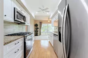 8174 Terrace Garden Dr N, Saint Petersburg, FL 33709 - Photo 15
