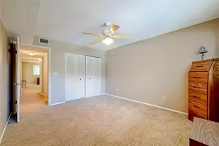 8174 Terrace Garden Dr N, Saint Petersburg, FL 33709 - Photo 43