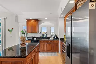 100 Beach Dr NE, Saint Petersburg, FL 33701 - Photo 17