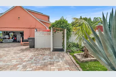 8301 Lopez Drive, Tampa, FL 33615 - Photo 23