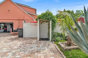 8301 Lopez Dr, Tampa, FL 33615 - Photo 23