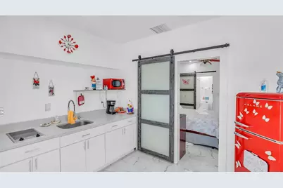 8301 Lopez Drive, Tampa, FL 33615 - Photo 21