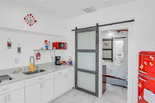 8301 Lopez Dr, Tampa, FL 33615 - Photo 21