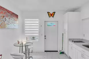 8301 Lopez Dr, Tampa, FL 33615 - Photo 15